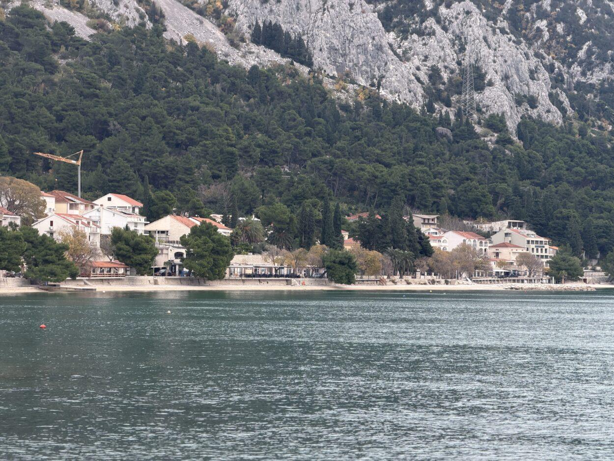 Sutkinju policija s plaže kod Makarske odvela s lisicama, Udruga sudaca traži istragu