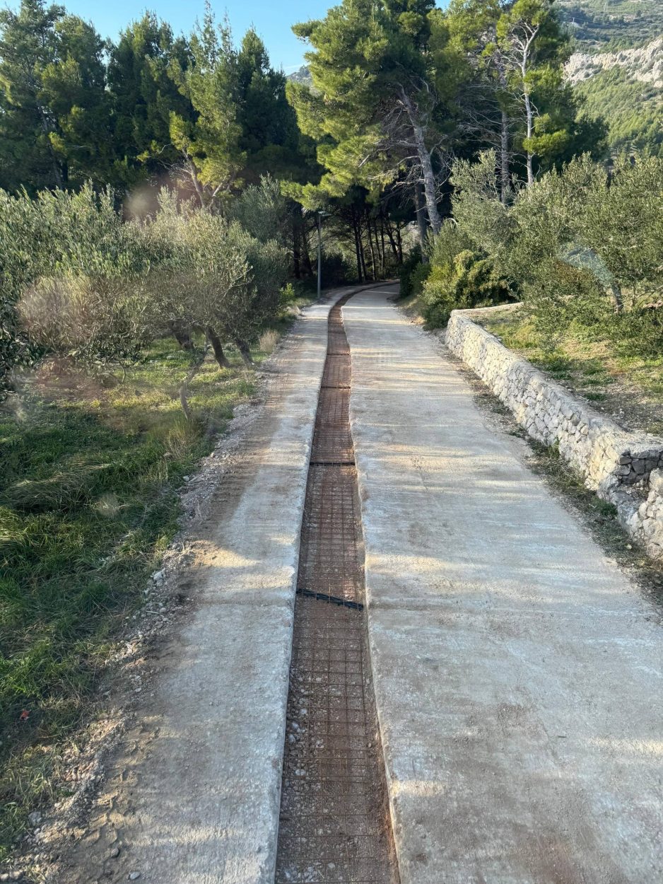 U Tučepima pri kraju radovi na novom cjevovodu dugom 500 metara