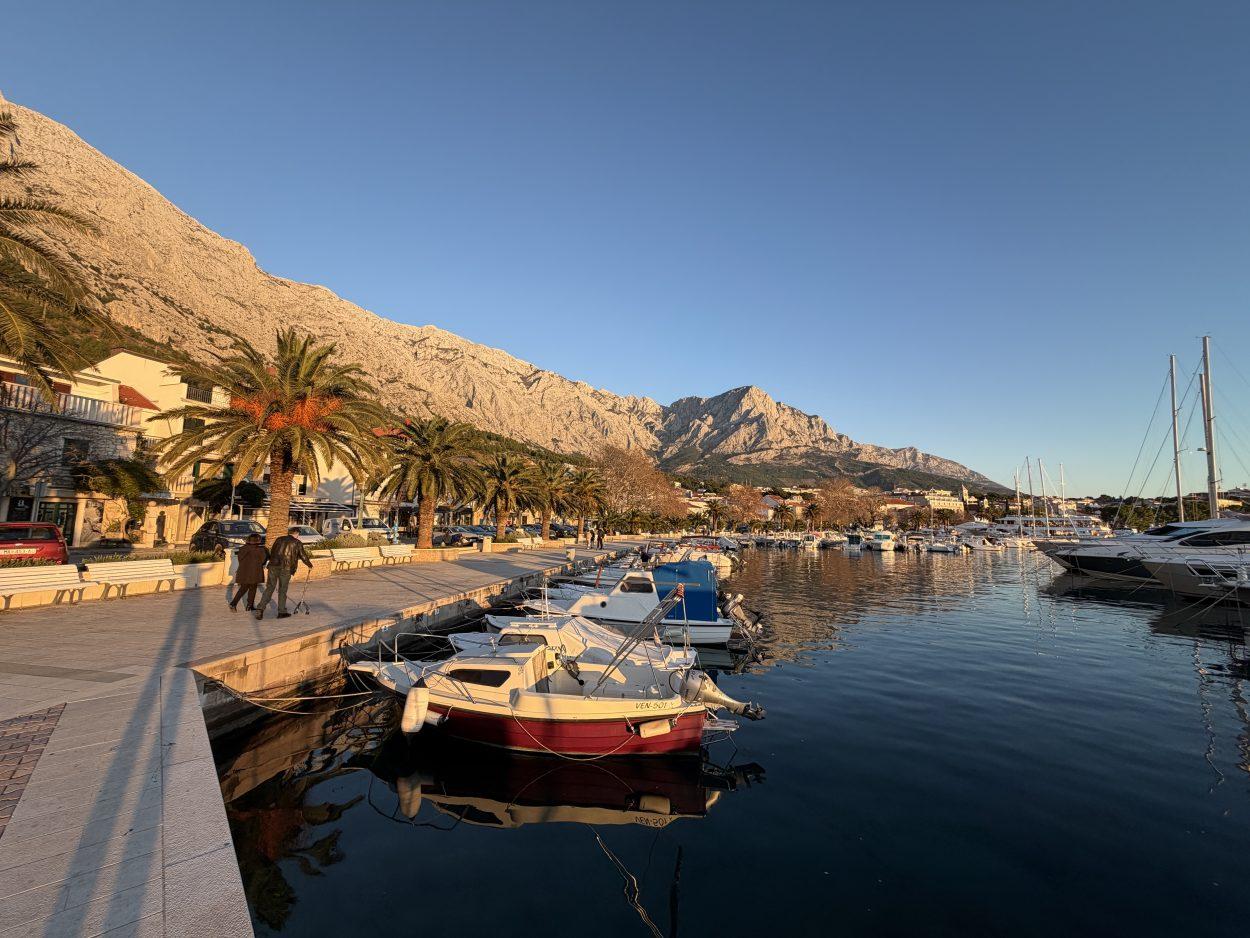 Općini Baška Voda odobrena sredstva za projekt “Baš kul” i obnovu crkve u Bastu