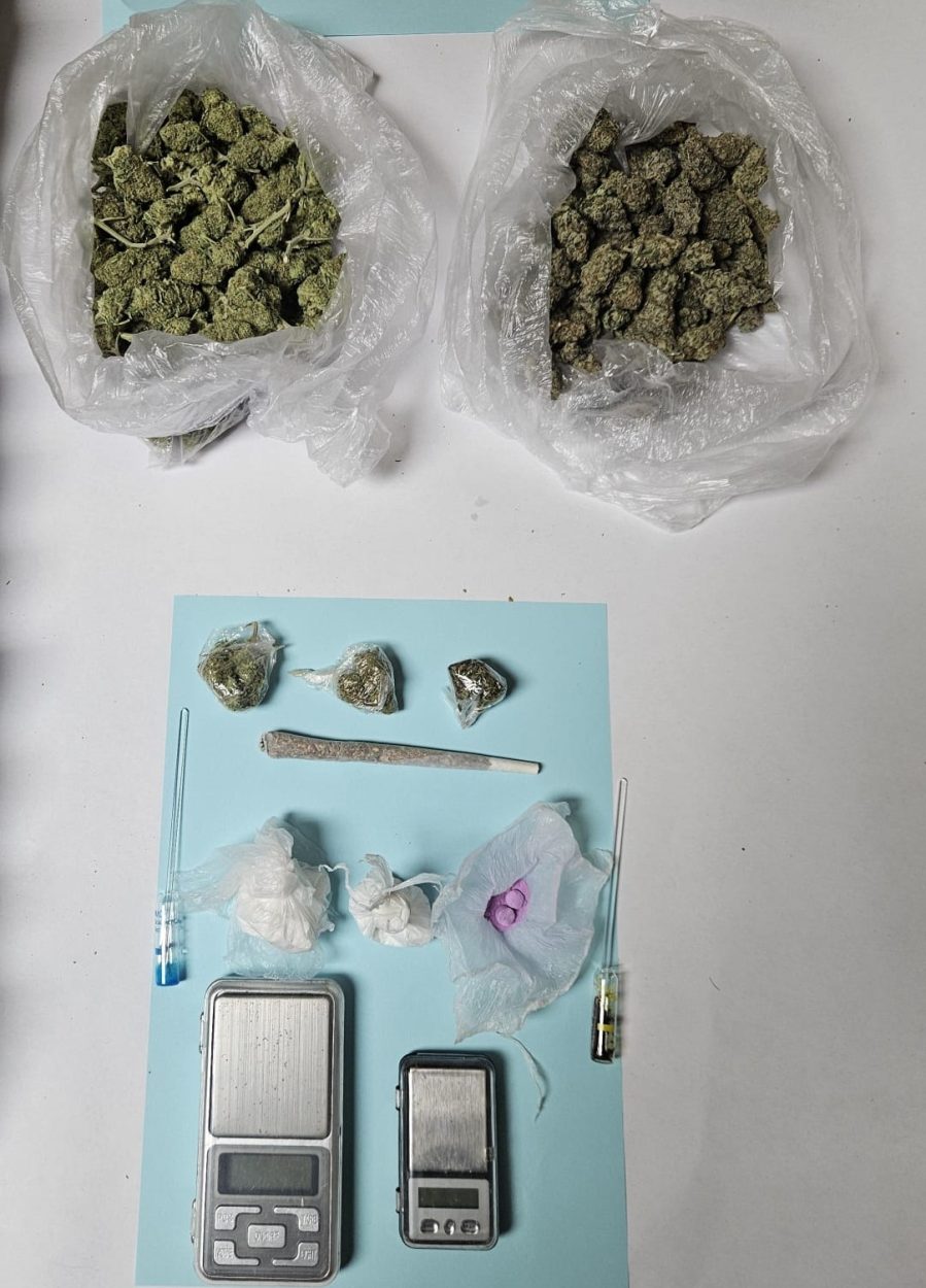 U Makarskoj oduzeti kokain, marihuana, MDMA i 22 kilograma duhana