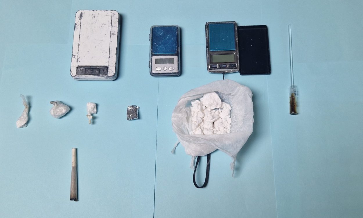 U Makarskoj opet uhićenja zbog droge. Amfetamin, vaga i dvije kaznene prijave.