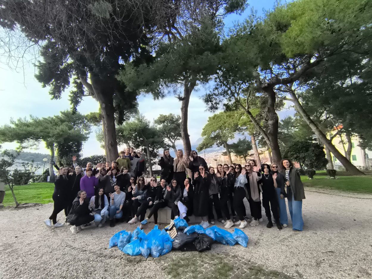 Ribafish održao predavanje u makarskoj školi i s učenicima sudjelovao u akciji čišćenja