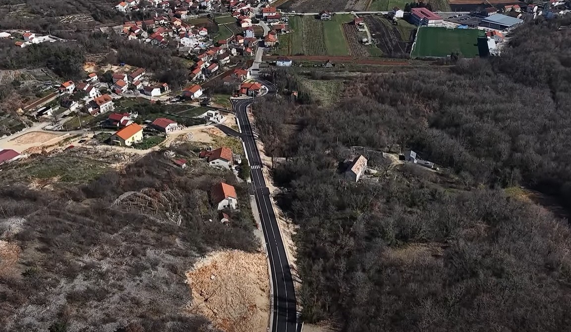 Uz pomoć Županije obnovljena prometnica Zmijavci - Hršćevani