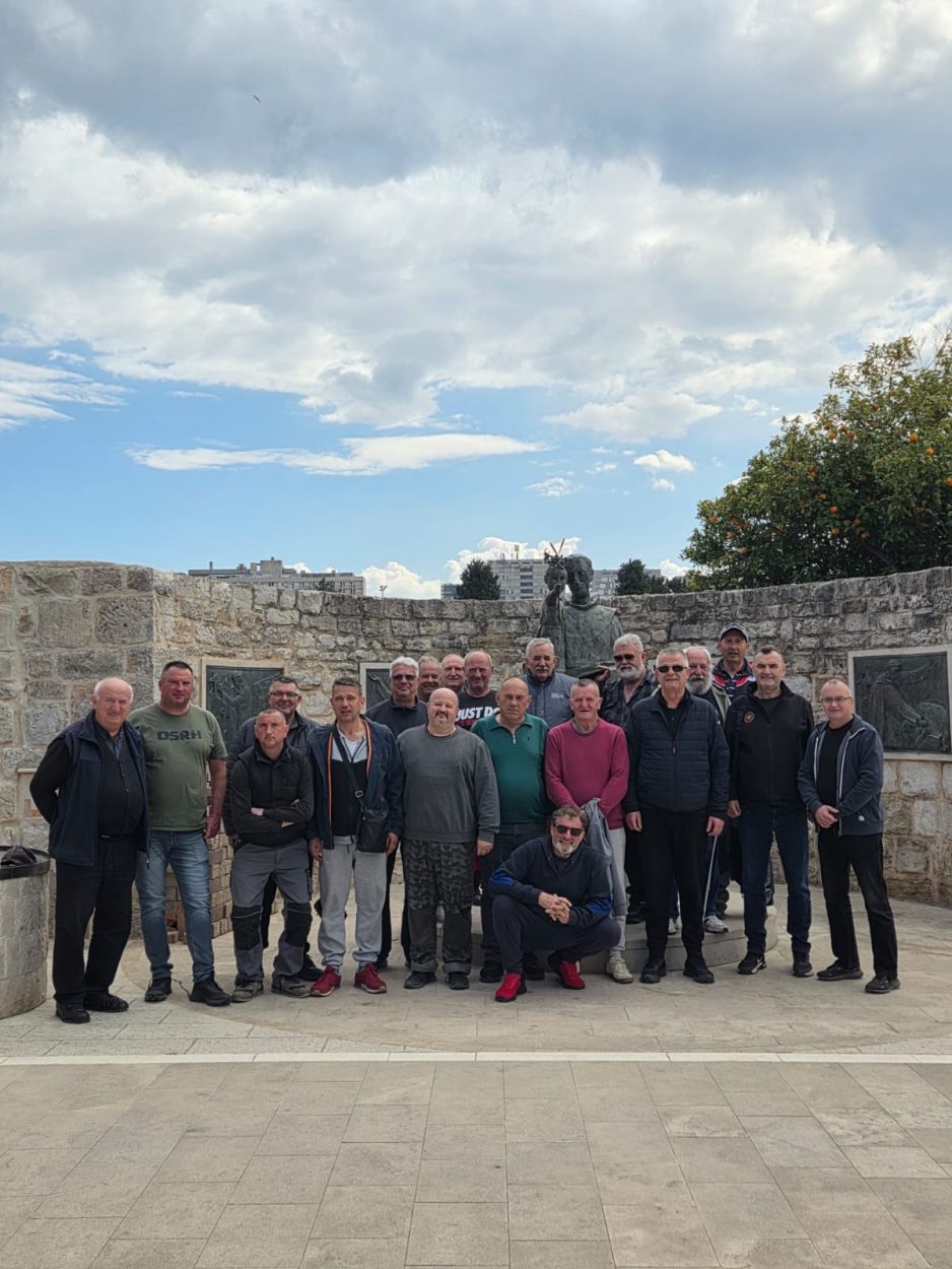 Veterani 156. brigade HV na Poljudu nastavili tradiciju rezidbe maslina