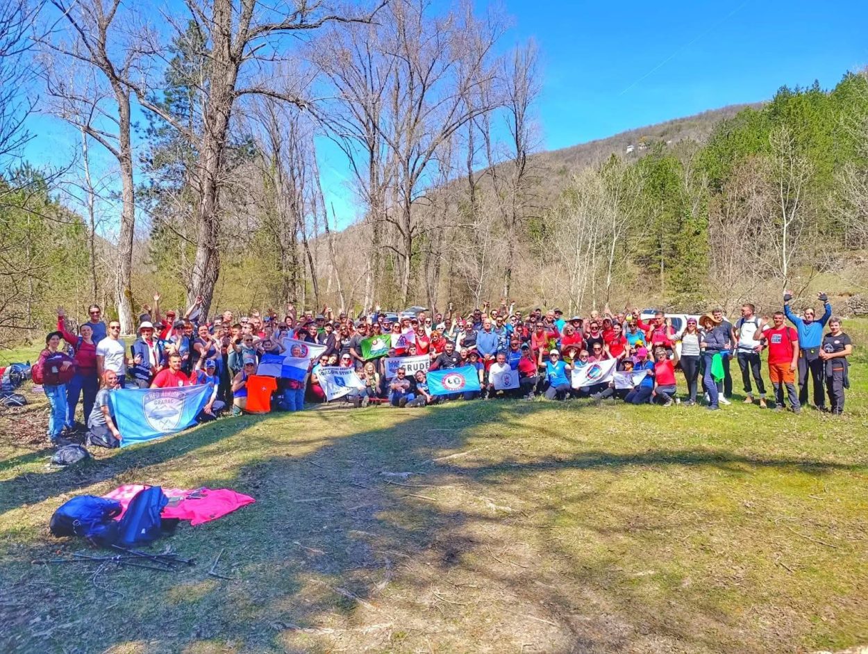 Više od 250 planinara na turi kroz Badnjevice