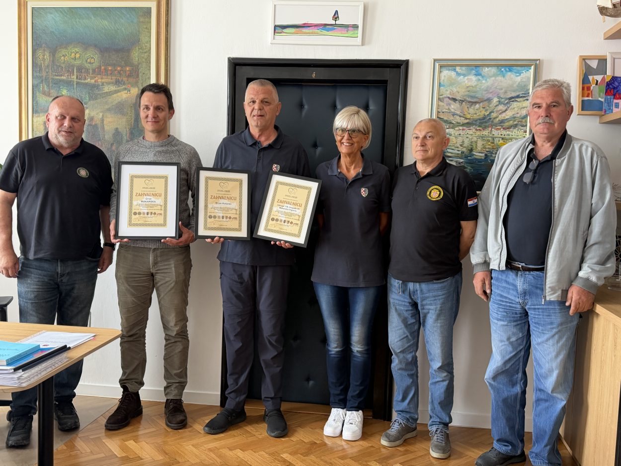 Zahvalnice u Makarskoj za projekt Jedno srce - jedna duša