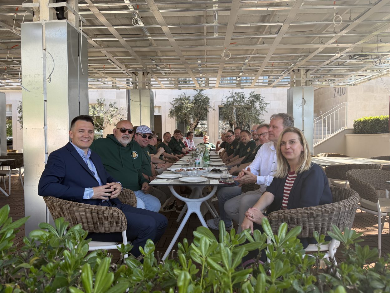 Član Europskog parlamenta 25 godina ljetuje u Makarskoj, sada najavio još 25