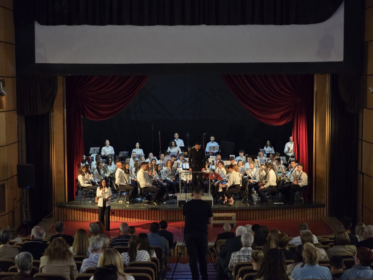 Imotski okupio puhačke orkestre županije