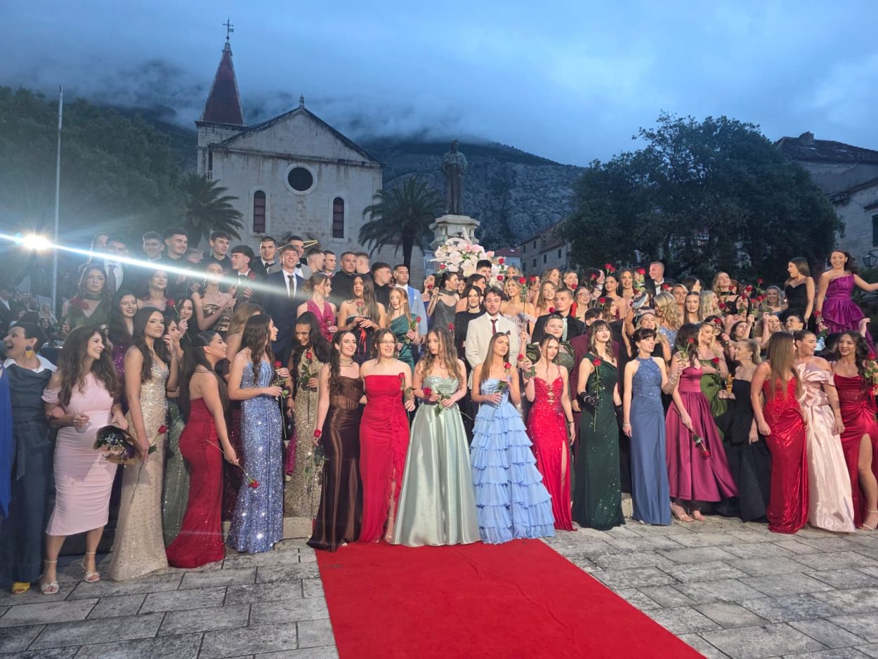 Maturanti s Kačićeva trga zakoračili u svijet odraslih