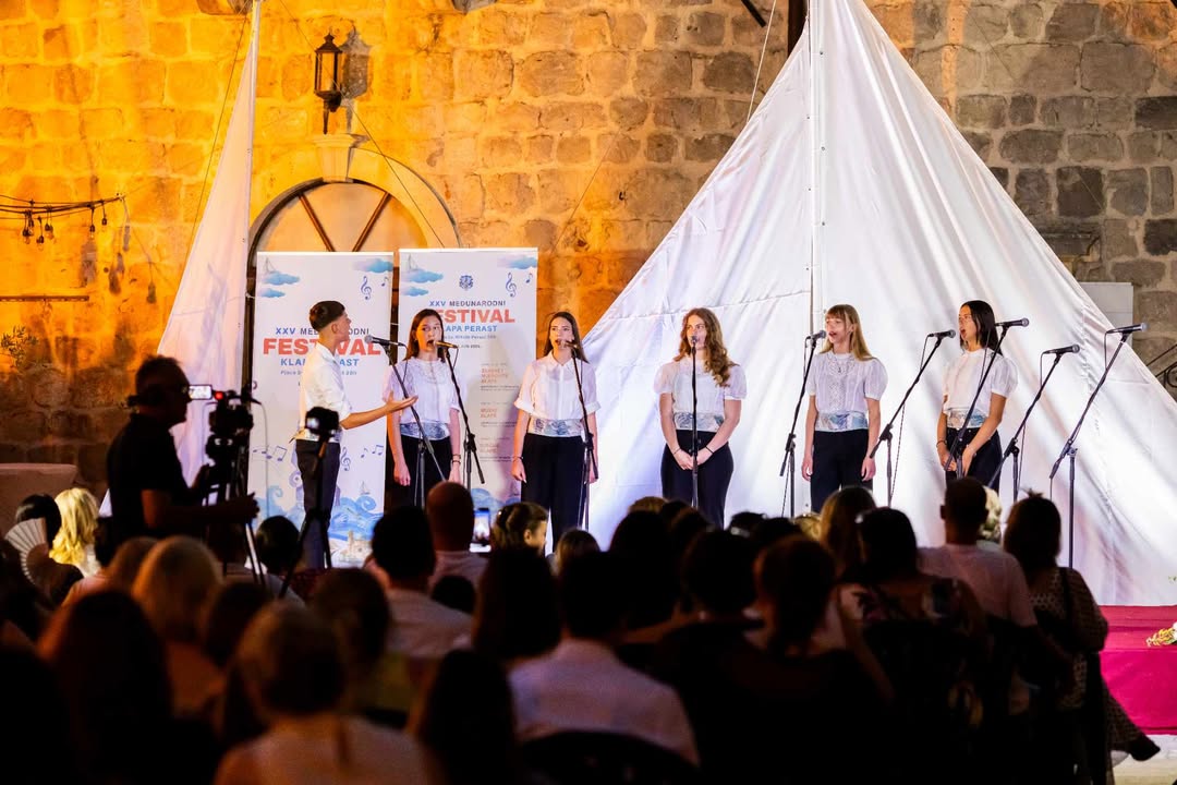 Bronca za Vošac u Crnoj Gori: Mladi Makarani među najboljim klapama festivala u Perastu
