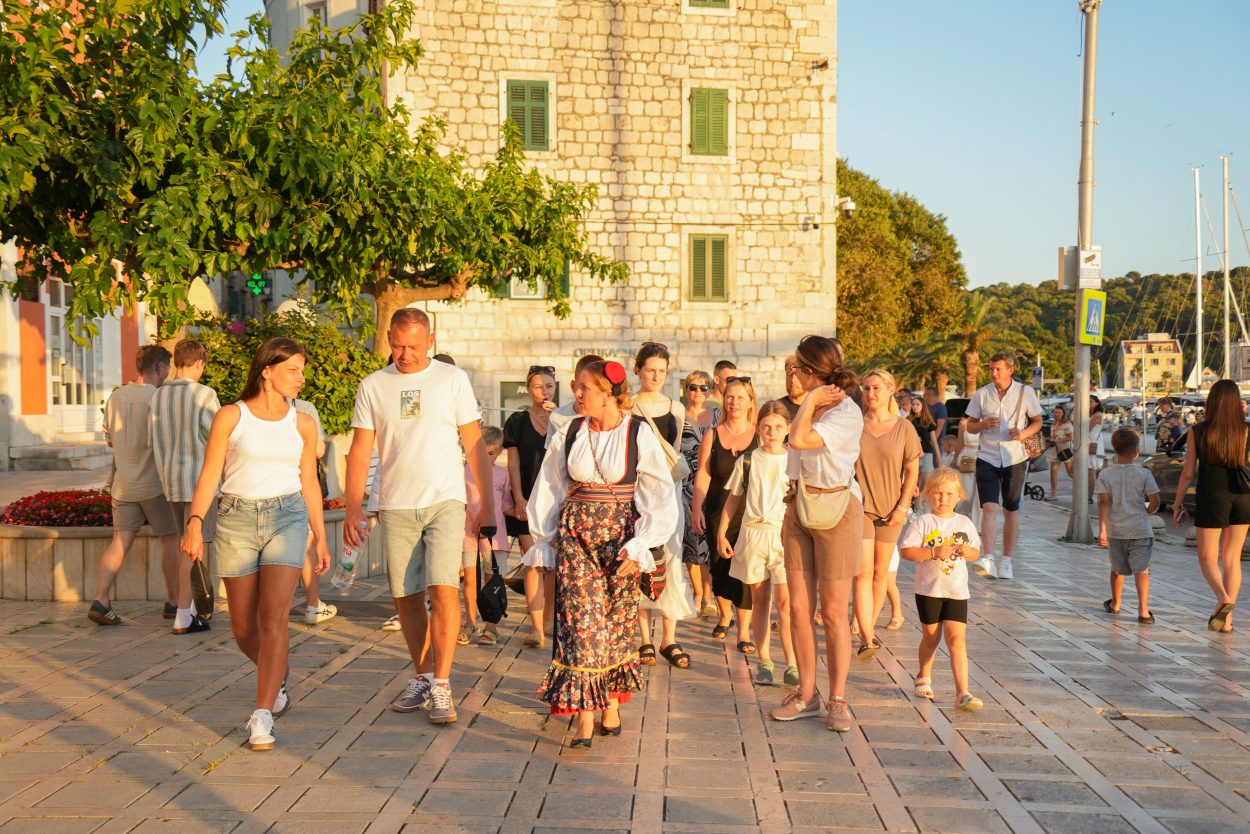 U Makarsku se vraćaju besplatne storytelling ture: Šetnja gradom uz priče, kostime i glazbene nastupe
