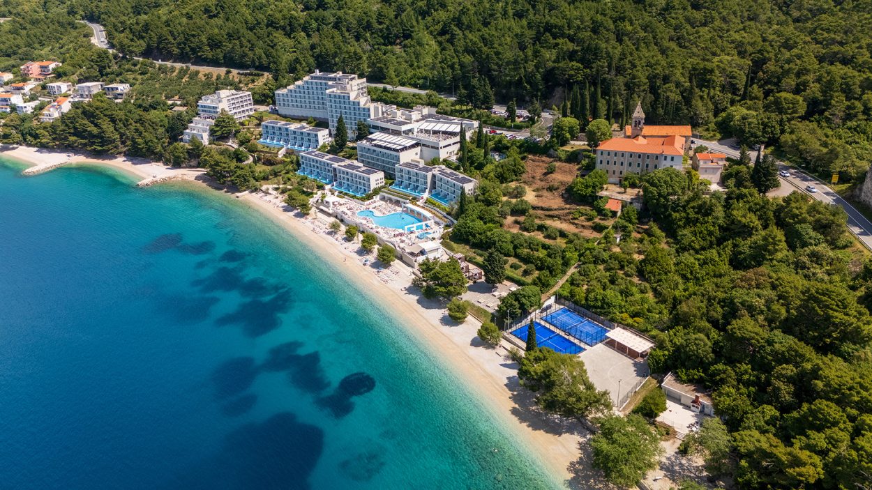 U Živogošću otvoreni prvi vanjski padel tereni na Makarskoj rivijeri