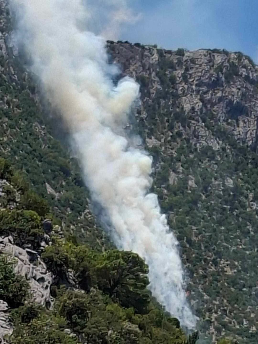 Požar iznad Draževitića ponovno se rasplamsao, u gašenje uključeni Air Tractor i kanader