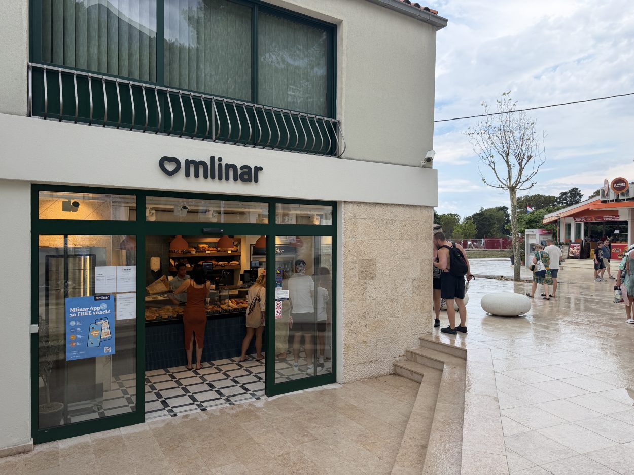 Umjesto Hambija danas otvorio Mlinar, umjesto bora - platana