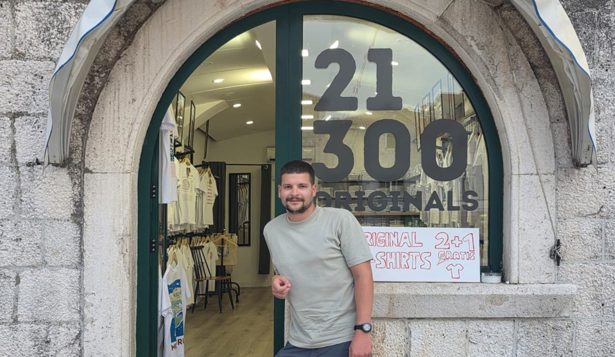Poštanski broj Makarske postao brend: Ante Vidoš pokrenuo 21300 ORIGINALS