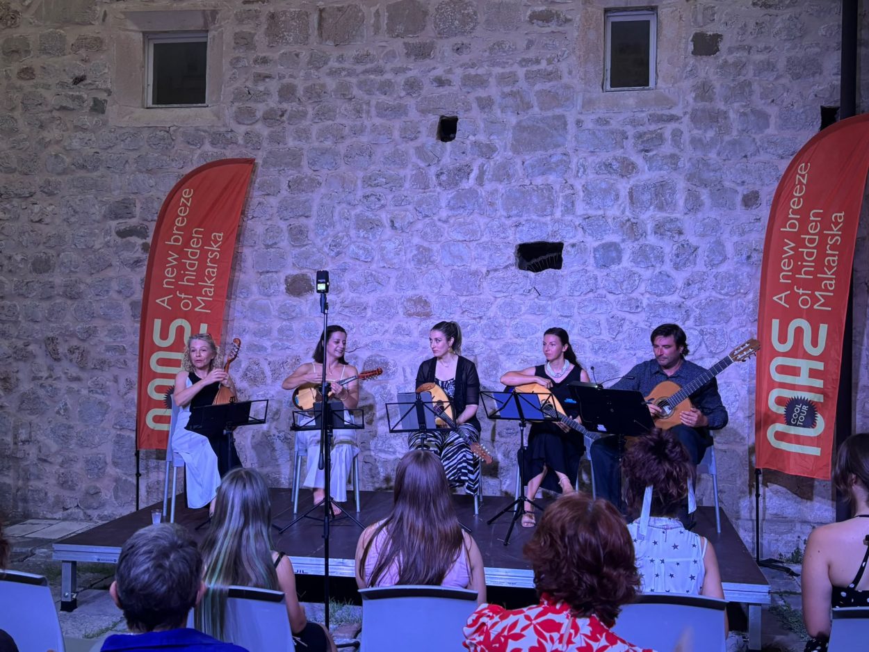 Koncert Splitskog mandolinskog kvinteta u ambijentu Malakološkog muzeja