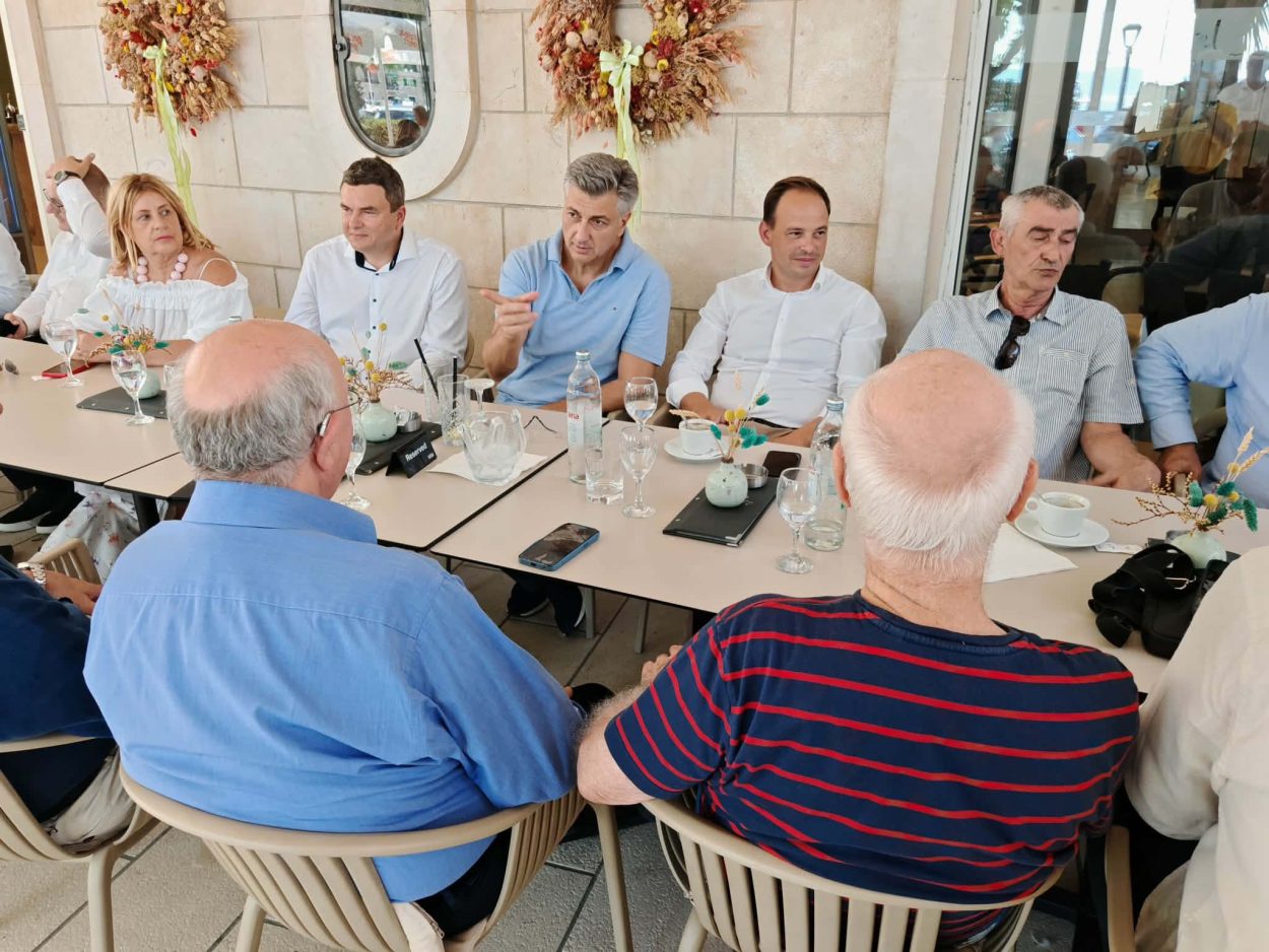 Plenković na neformalnom druženju u Makarskoj