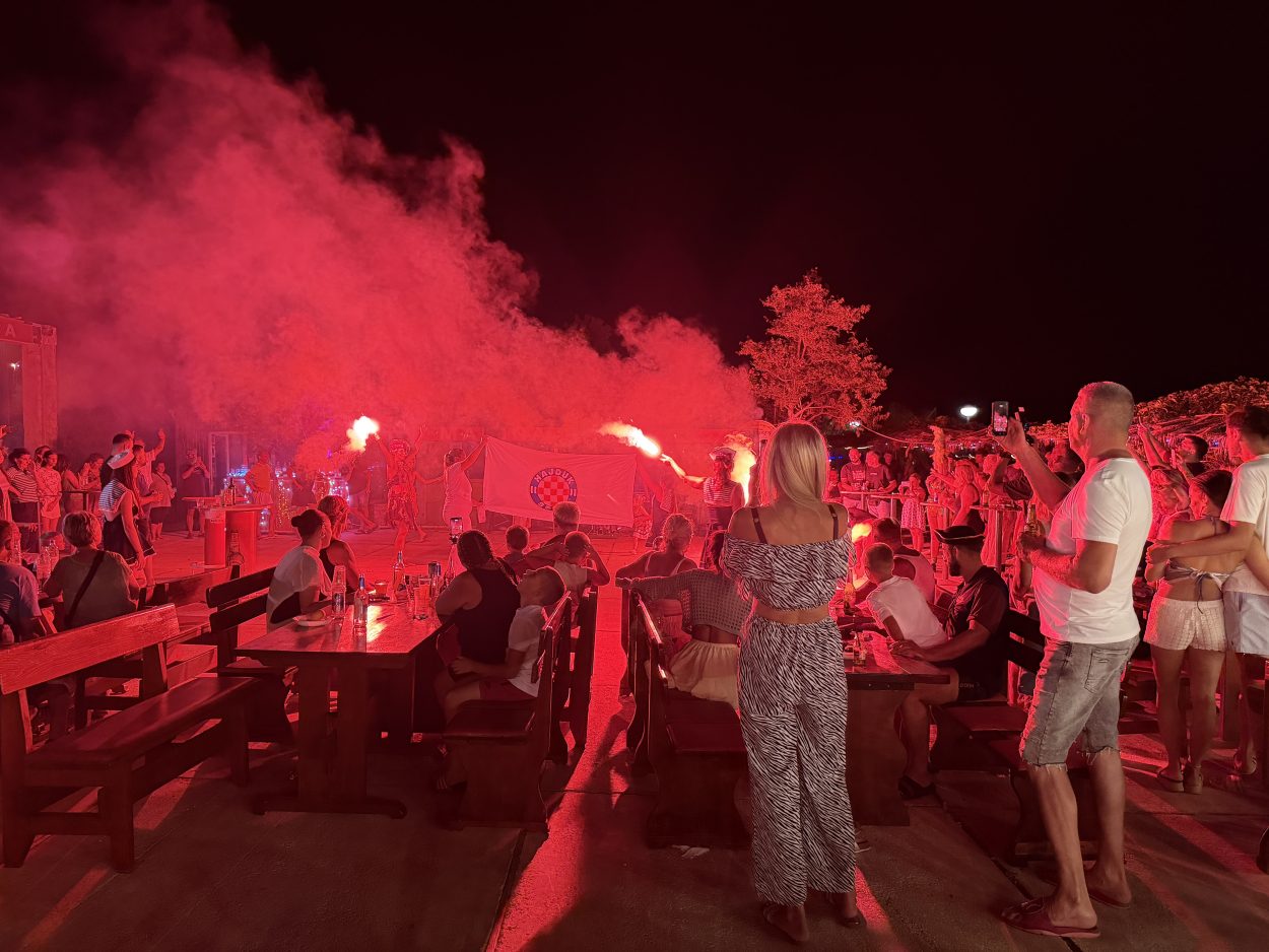 Pogledajte kako je bilo na jednoj od najveselijih ribarskih večeri na Rivijeri