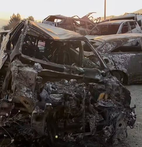 FOTO/VIDEO Groblje izgorenih automobila na ulazu u Omiš