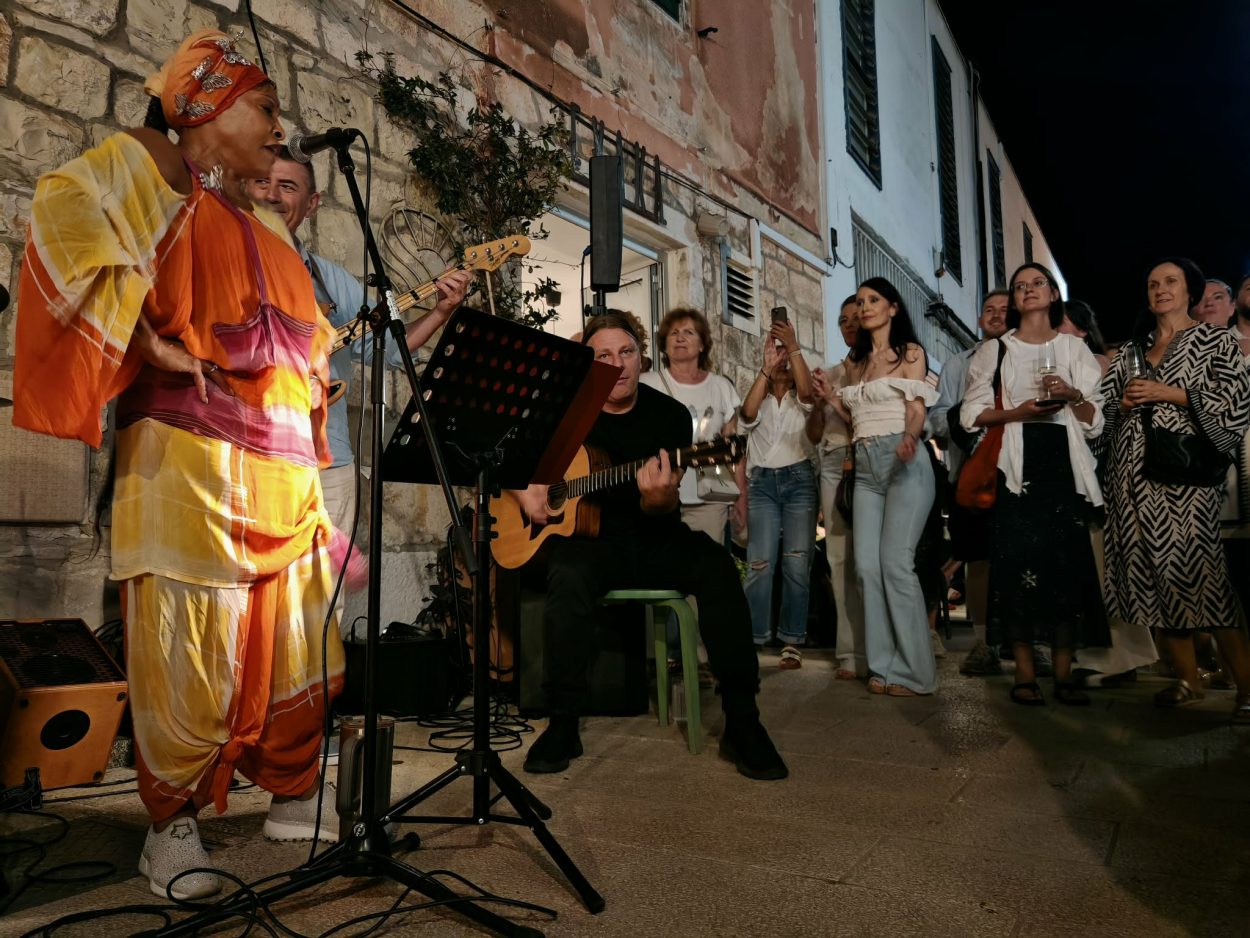 Kalalarga ponovno zapjevala za Denisa Vukovića