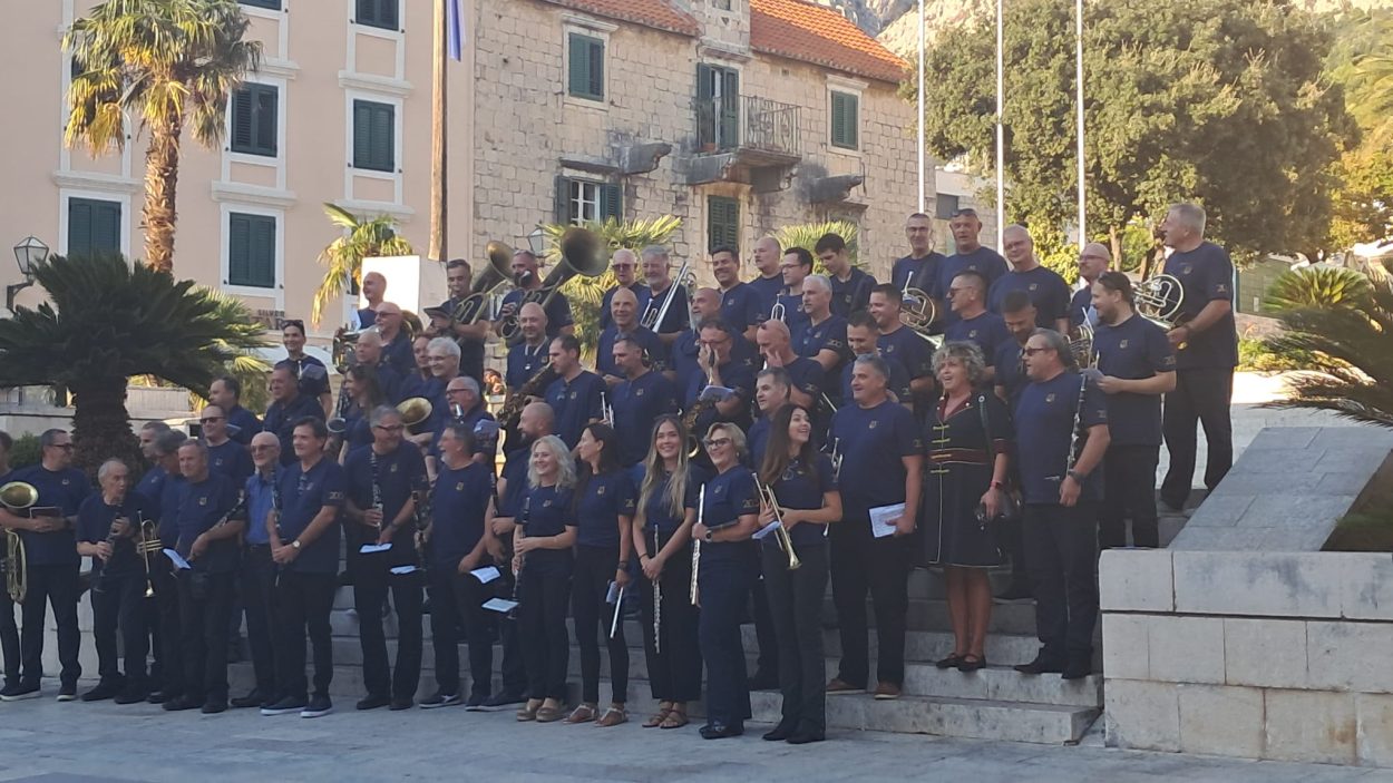 Veterani ponovno zasvirali za 200 godina Gradske glazbe Makarska
