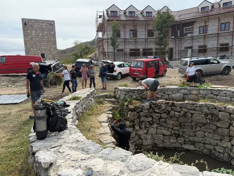 Na tisuću metara nadmorske visine čistili drevne bunare na Kaocima