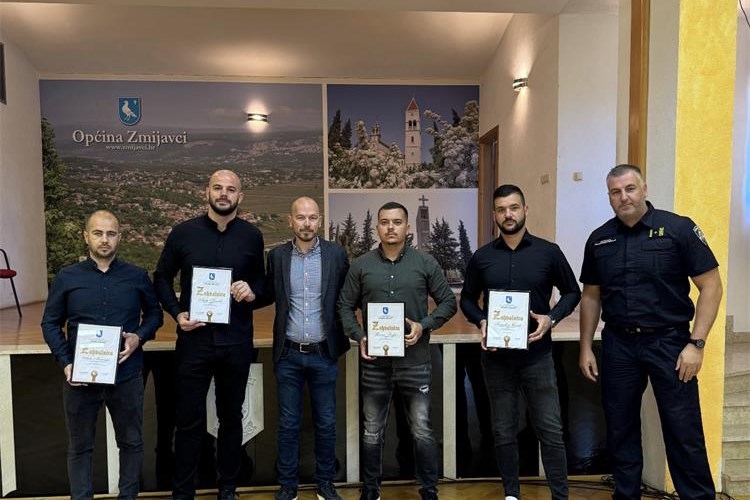 Petorica policajaca nagrađena u Zmijavcima i Podbablju