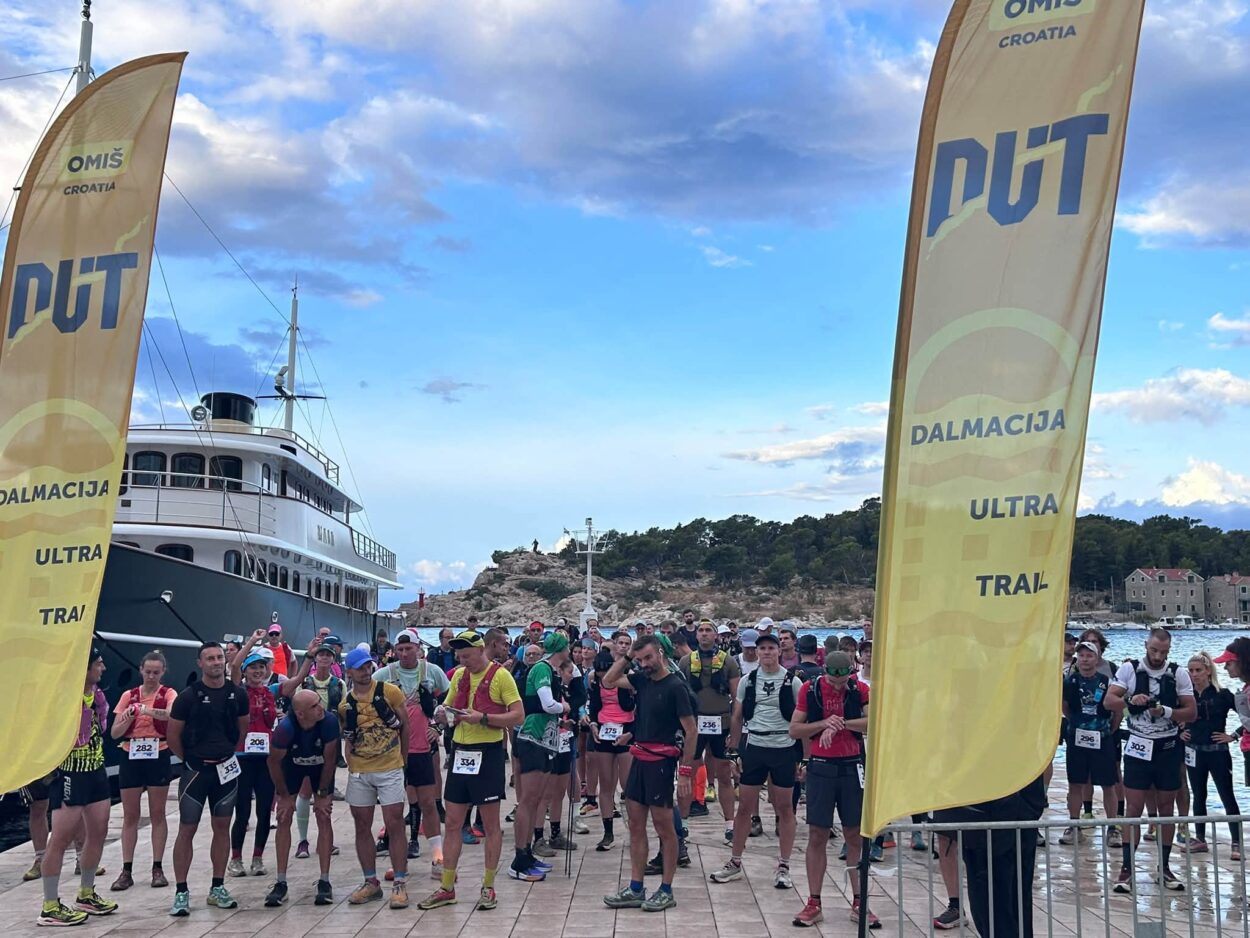 Iz Makarske krenula utrka Dalmacija Ultra Trail: Pred trkačima 56 kilometara do Omiša
