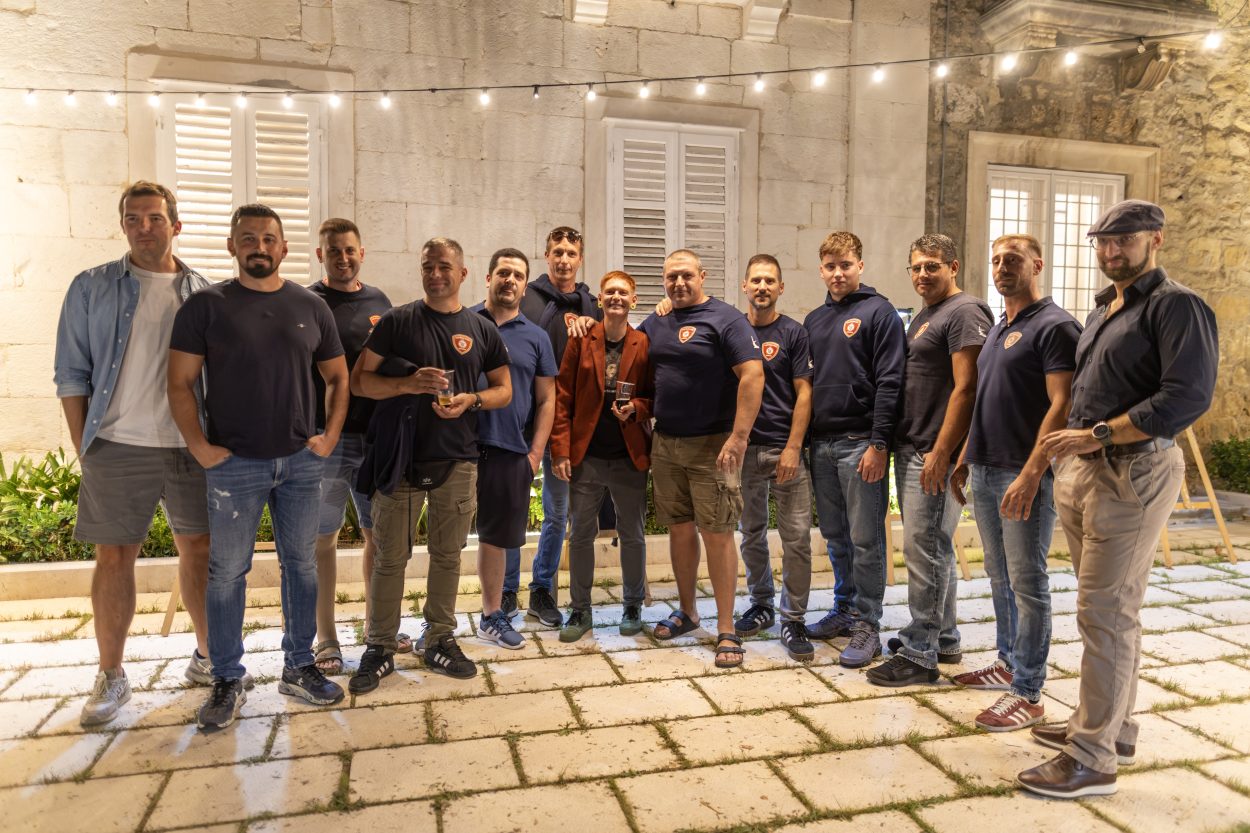Otvoreni Dani fotografije u Makarskoj: Laura Kunac predstavila „Između dva požara“
