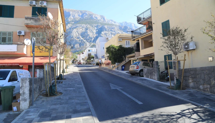 Makarska: Zbog radova zatvara se dio Kotiške ulice, mijenja se prometna regulacija