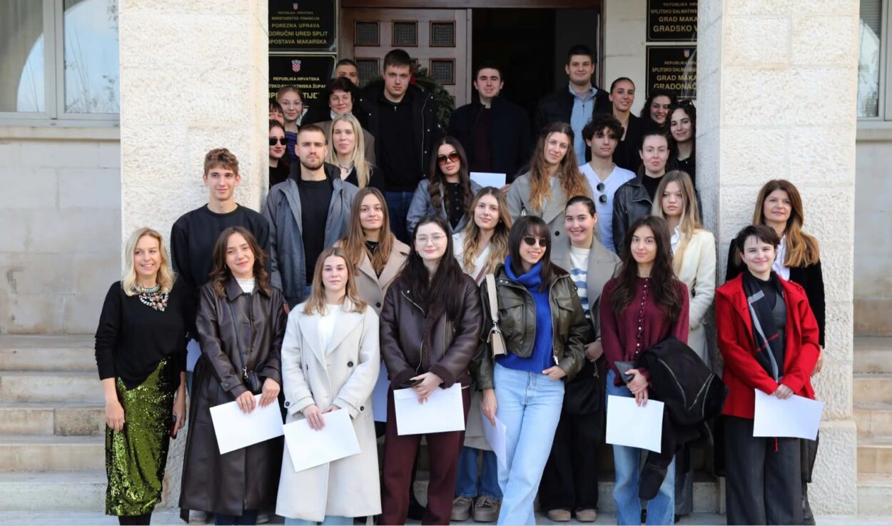 Grad Makarska dodjeljuje 34 studentske stipendije od 200 do 500 eura, prijave do 3. studenog